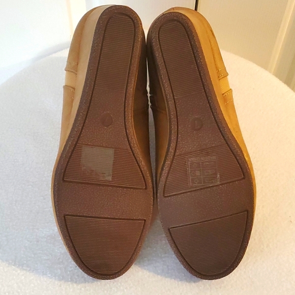 NWT TWO COLORED BOOTIES - Picture 9 of 13